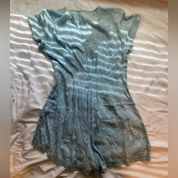 Urban Outfitters Romper - Picture 3 of 3